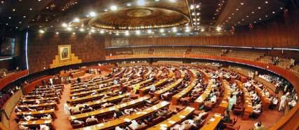 عمران خان کے غیر ملکی دوروں اور نواز شریف کے سرکاری خرچوں کی تفصیلات ایوان میں پیش