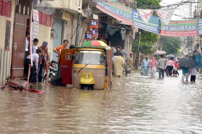 ملک کے مختلف علاقوں میں گرج چمک کے ساتھ بارش کا امکان 