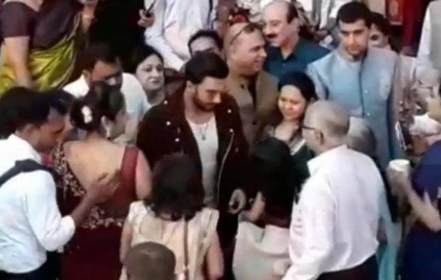 رنویر سنگھ اچانک نامعلوم بھارتی شہری کی شادی میں پہنچ گئے 