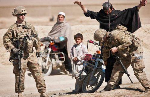 امریکہ کا افغانستان سے آدھی فوج نکالنے کا اعلان
