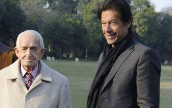 وزیراعظم عمران خان کے استاد 101 سال کی عمر میں انتقال کر گئے