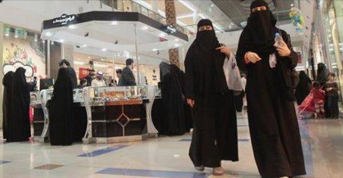 طلاق کے بعد عورت کو بے دخل نہ کیا جائے ، سعودی قانونی ماہر
