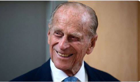 برطانوی شہزادہ فلپ ٹریفک حادثے میں بال بال بچ گئے