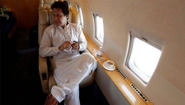 وزیراعظم عمران خان 2 روزہ دورے پر قطر روانہ 