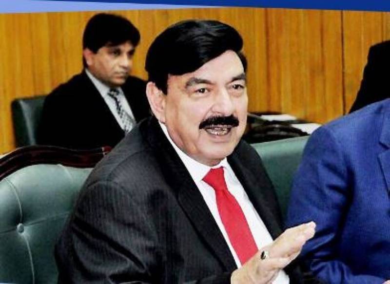 عمران  خان  کیساتھ ہو ں لیکن شہباز شریف کو پی اے سی چیئرمین بنانا بہت بڑی غلطی ہے، شیخ رشید 