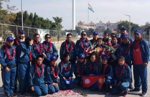 نیپال کی22 رکنی خواتین بلائنڈ کرکٹ ٹیم پاکستان پہنچ گئی
