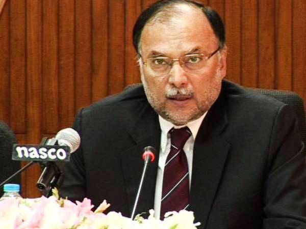 'نواز شریف قاتل نہیں ہیں انہیں سیاسی انتقام کا نشانہ بنایا جا رہا ہے'