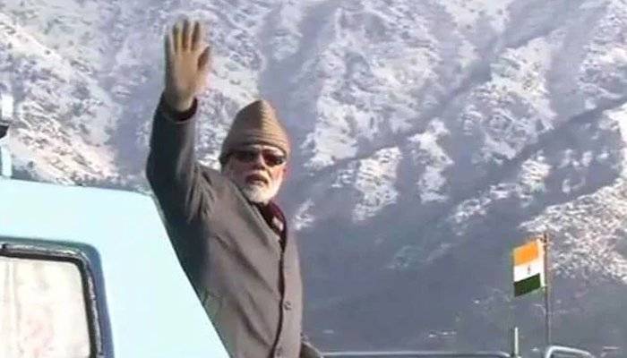 مودی مقبوضہ کشمیر کے دورے پر مذاق بن گئے