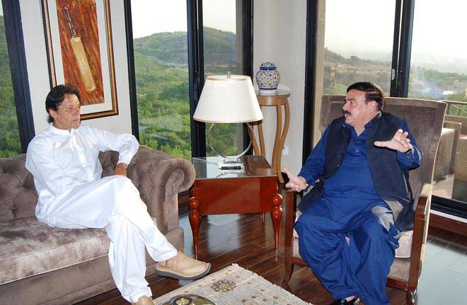 وزیراعظم عمران خان سے وزیر ریلوے شیخ رشید کی اہم ملاقات