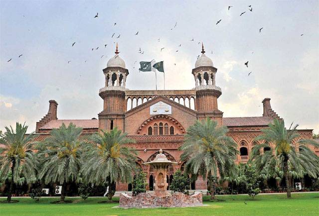لاہور : بیوی کو نازیبا میسج بھیجنا شوہر کو مہنگا پڑ گیا