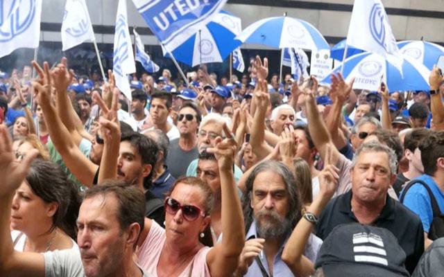 ارجنٹائن: حکومت کی معاشی پالیسیوں کیخلاف عوام سراپا احتجاج 