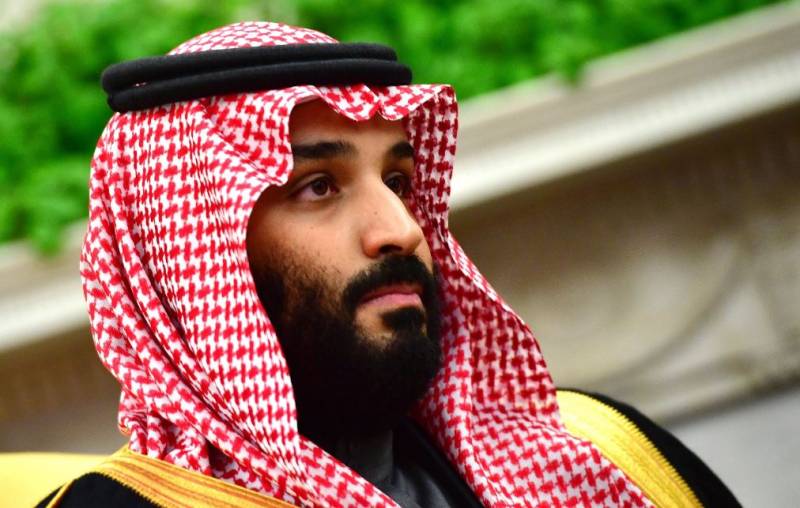 سعودی ولی عہد محمد بن سلمان  کا استقبال  ، خیر مقدمی بینرز آویزاں