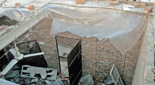 ملتان: بارش سے گھر کی چھت گر گئی، 4 افراد جاں بحق