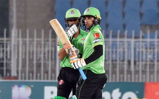 پی ایس ایل فور : لاہور قلندرز نے سنسنی خیز مقابلے کے بعد ملتان سلطانز سے فتح چھین لی