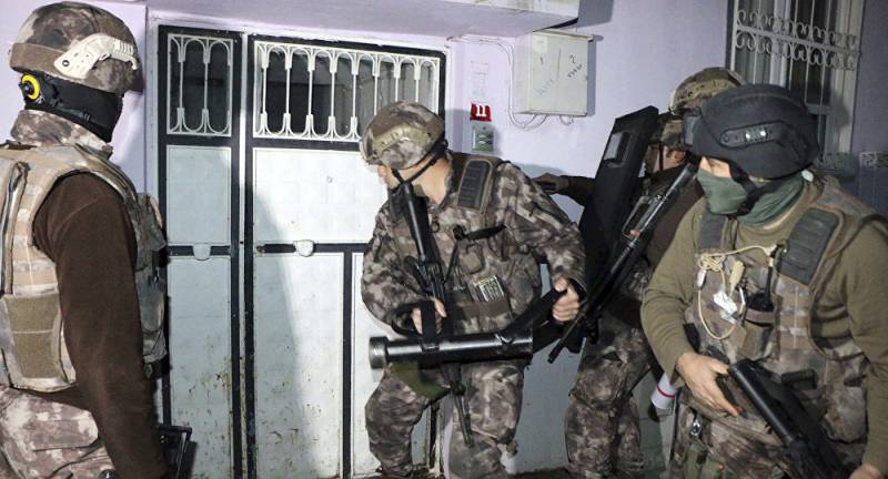 ترکی میں مزید 295 فوجی اہلکاروں کی گرفتاری کا حکم جاری