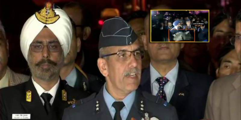 بھارتی فضائی ، نیوی اور بری فوج کے سربراہ میڈیا کے جوابات دینے میں بری طرح ناکام