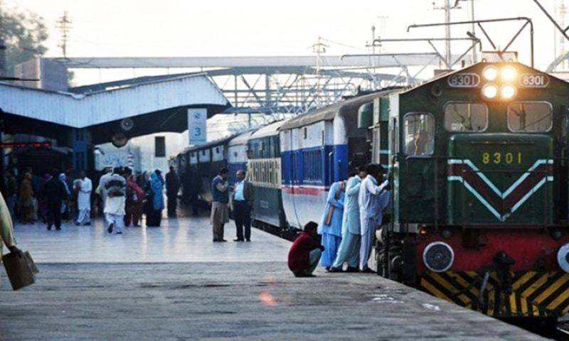 سمجھوتہ ایکسپریس ڈیڑھ سو سے زائد مسافروں کو لے کر بھارت روانہ