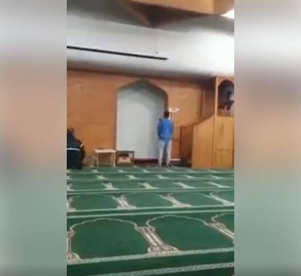 نیوزی لینڈ میں شہادتوں کے بعد مسلمانوں نے اسی مسجد میں نماز کی ادائیگی شروع کردی