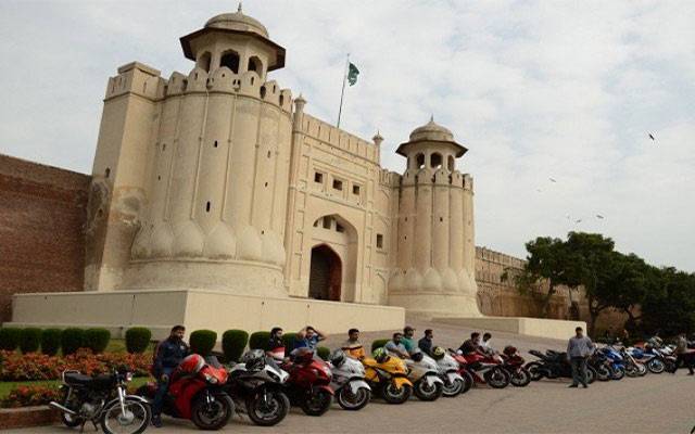 یوم پاکستان کے موقع پر ہیوی بائیک ریلی ، معمر رانا سمیت 180 بائیکرز کی شرکت