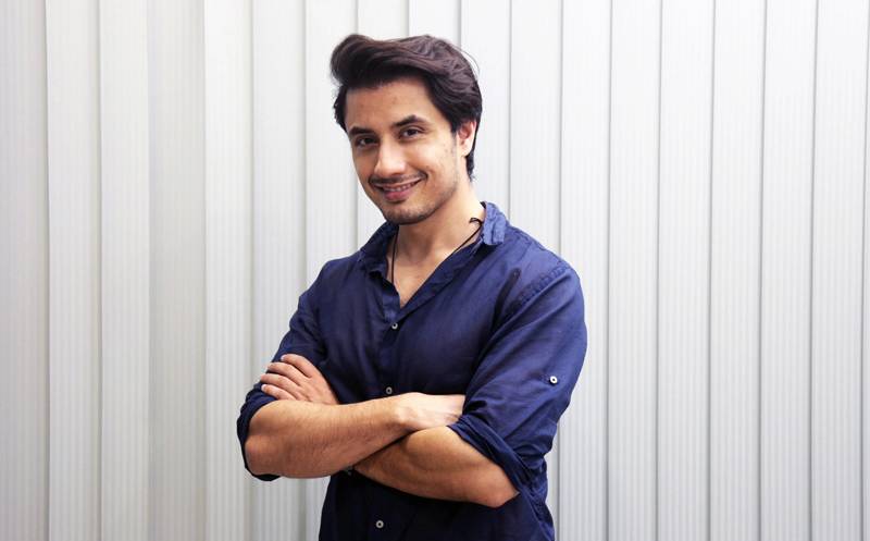 علی ظفر نے اہم ایوارڈ اپنے نام کر لیا