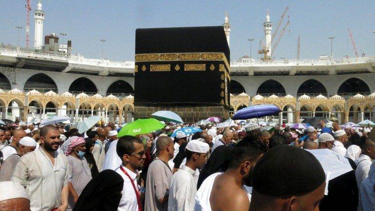 غیر ملکی اپنے عزیزوں کو عمرہ ویزے پر بلا سکیں گے، نیا قانون جلد نافذ