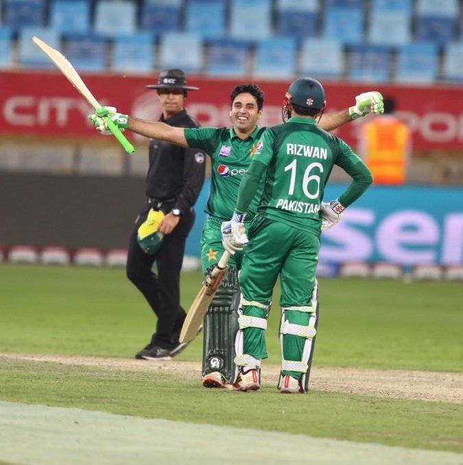 پاکستان 2 سنچریوں کے باوجود شکست کھانے والی دنیا کی پہلی ٹیم بن گئی