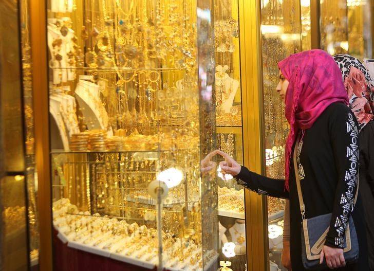 ملک میں سونا کی قیمت 71 ہزار روپے فی تولہ کی ریکارڈ سطح پر پہنچ گئی