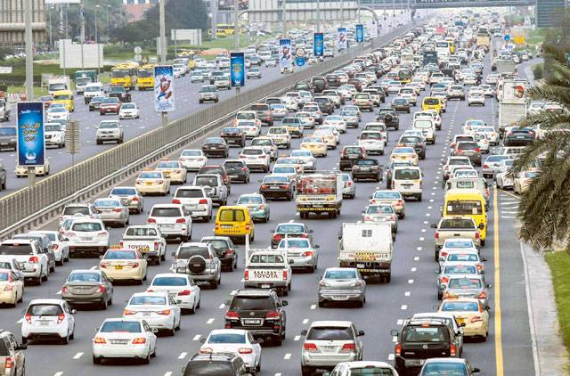 امارات، قطر اور عمان نے پیٹرول کے نرخوں میں اضافہ کردیا