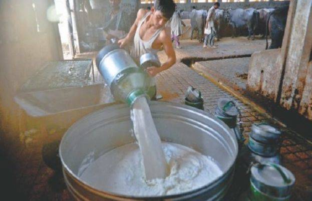کراچی میں دودھ کی قیمت میں 23 روپے فی لیٹر اضافہ کردیا گیا