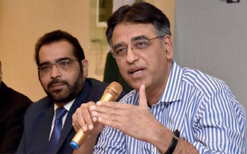 کہیں نہیں جا رہا، استعفے کی باتیں غلط ہیں، اسد عمر