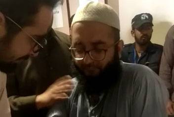 کراچی: پولیس کی مبینہ فائرنگ سے بچہ ہلاک، والد نے ایف آئی آر مسترد کر دی