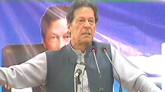 اپوزیشن دباؤ ڈال کر این آر او لینے کی کوشش چھوڑ دے ، ڈاکوؤں اور چوروں کو رعایت نہیں ملے گی، وزیراعظم عمران خان 