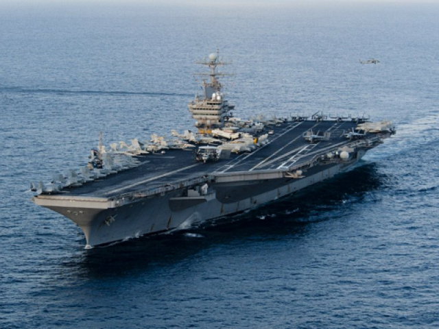 امریکہ نے ایران کو خبردار کرتے ہوئے جنگی بحری بیڑا روانہ کر دیا