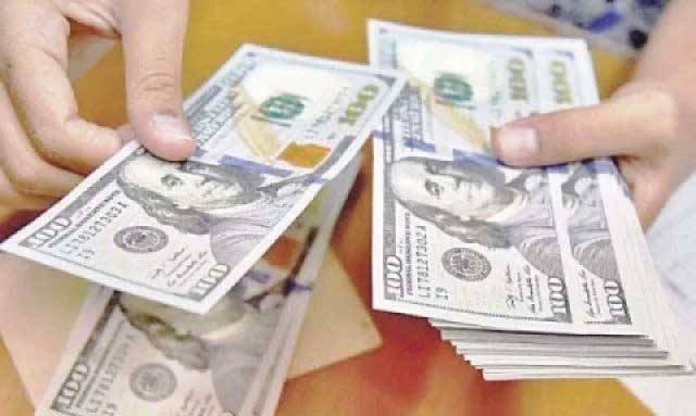 ڈالر مزید مہنگا ہو گیا، اوپن مارکیٹ میں 153 روپے کا ہو گیا