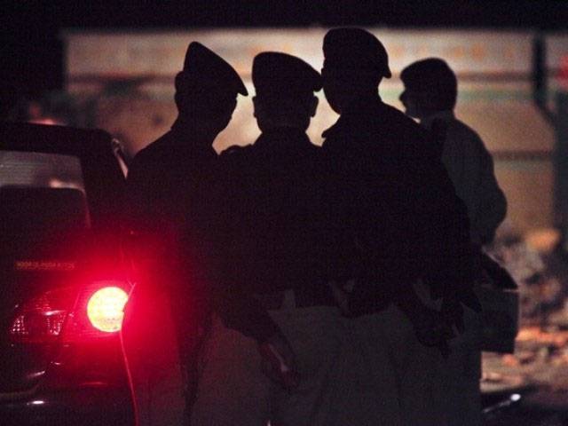 شکار پور، پولیس اور ڈاکوؤں کے درمیان مقابلہ، ایس ایچ او اور اے ایس آئی شہید