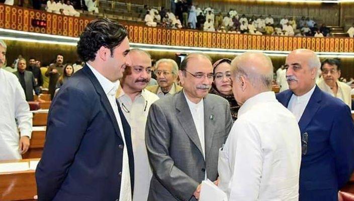 چیئرمین سینیٹ کی تبدیلی کامعاملہ :سابق صدرنے اپوزیشن جماعتوں کی پارٹی پوزیشن طلب کر لی 
