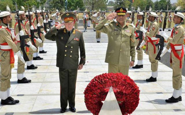 آرمی چیف جنرل قمر جاوید باجوہ سے روسی کمانڈر ان چیف کی جی ایچ کیو میں ملاقات 