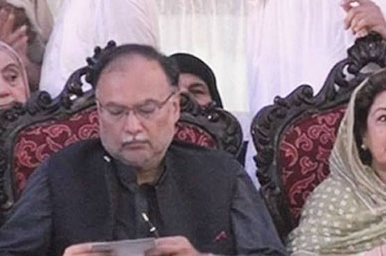 عمران خان پاکستان کی معاشی تباہی کا ایجنڈا لے کر آئے ہیں، احسن اقبال