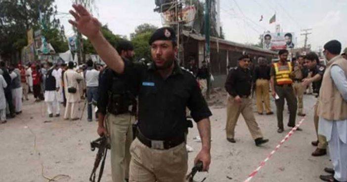 ڈی آئی خان:ڈسٹرکٹ ہسپتال اور چیک پوسٹ پر دہشتگردوں کا حملہ،5 پولیس اہلکار شہید