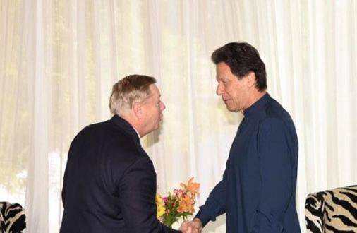  وزیراعظم کی امریکی سینیٹر لنزے سے ملاقات، باہمی دلچسپی کے امور پر تبادلہ خیال