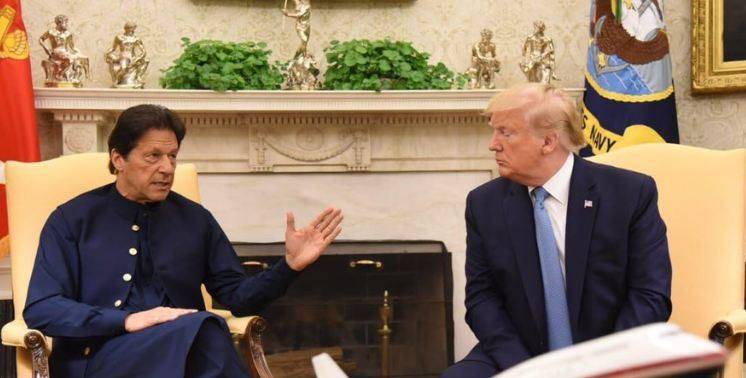امریکی صدر ڈونلڈ ٹرمپ نے مسئلہ کشمیر کے حل میں ثالثی کی پیشکش کر دی 