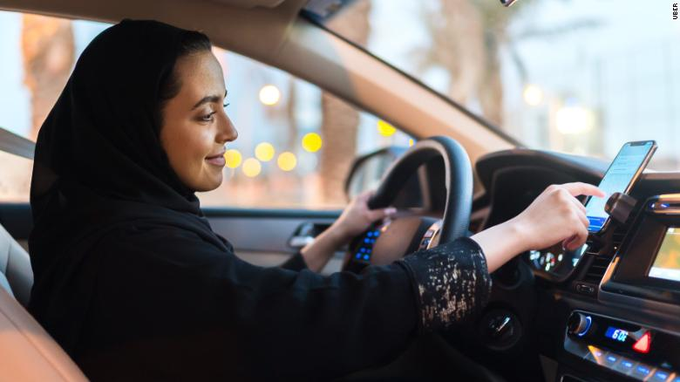 سعودی عرب میں بیرون ملک سے خواتین ڈرائیوروں کےلئے181 ویزے جاری