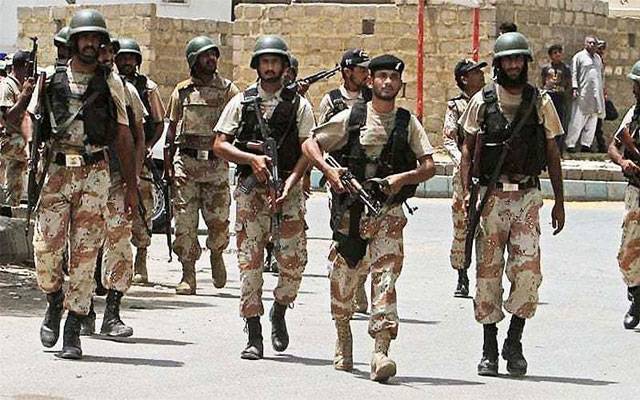 کراچی : رینجرز کی مختلف کارروائیوں میں5ملزمان کو حراست میں لے لیا گیا 