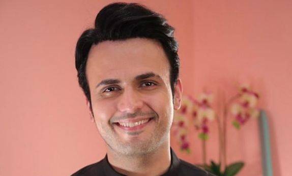 بورڈنگ سکولنگ کے دوران معلوم ہوا والدہ ا داکارہ ہیں، عثمان مختار 