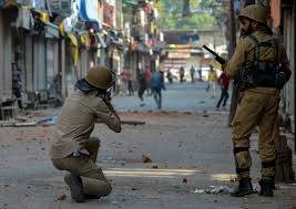 مقبوضہ کشمیر میں خوف کی فضا، سیاحوں کو علاقہ چھوڑنے کا حکم