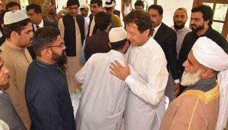 وزیر اعظم عمران خان نے بنی گالہ میں اپنی رہائش گاہ کی مسجد میں نماز عید الاضحی ادا کی