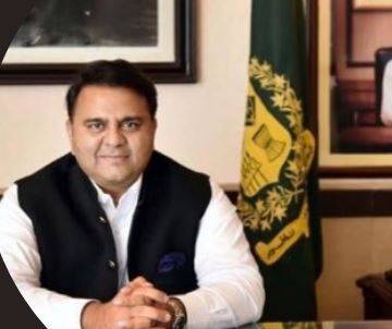 فواد چوہدری نے آرمی چیف کی مدت ملازمت میں توسیع کو پاکستان کے استحکام کیلئے ضروری قرار دے دیا 