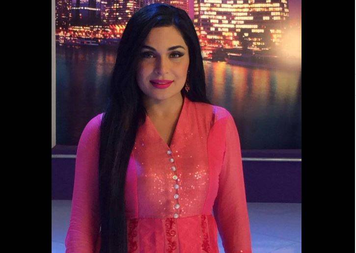اداکارہ میرا تکذیب نکاح کیس، عدالتی عملے کے وارنٹ جاری