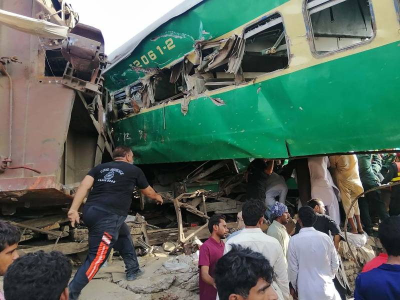 ریلوے کی غفلت: اناڑی ڈرائیور رحمان بابا ایکسپریس حادثے کا ذمہ دار نکلا