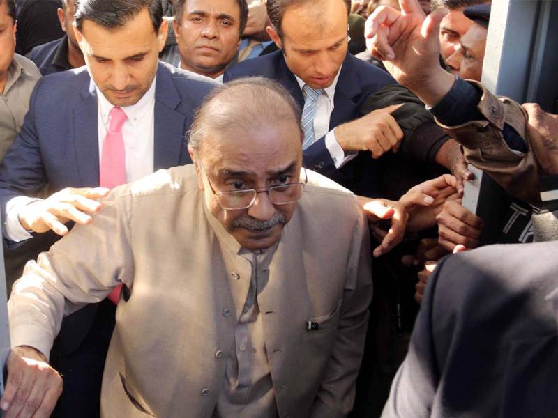 حکومت وزیر اعلیٰ سندھ سمیت جس کو گرفتار کرنا چاہتی ہے کر لے، زرداری